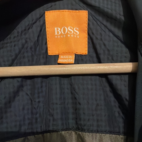 Hugo boss coat - Picture 3 of 3